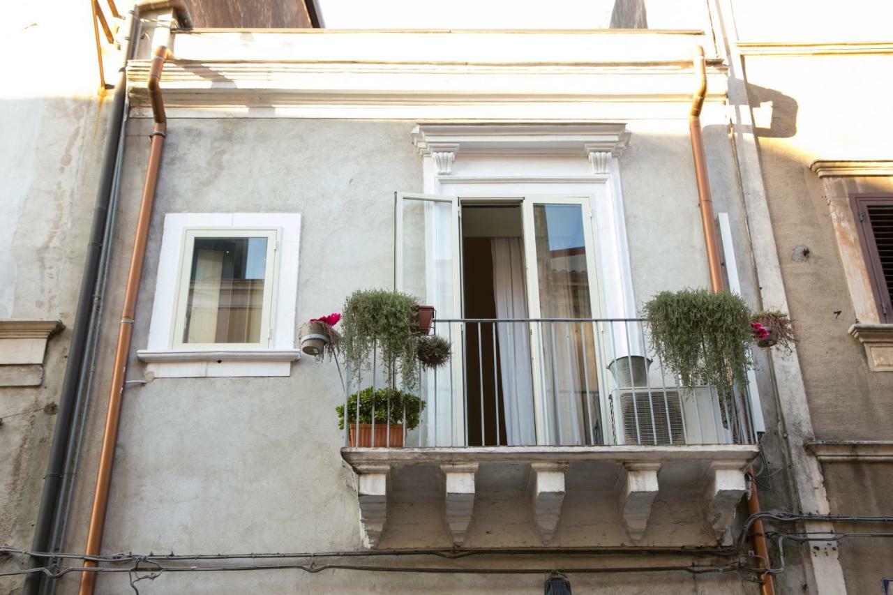 Suittom Apartment Catania Exterior foto